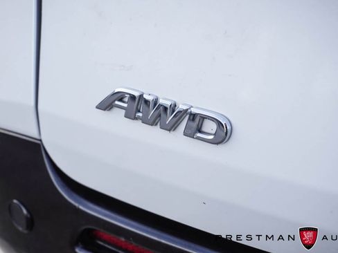 Used 2024 Toyota Sienna Platinum image 5