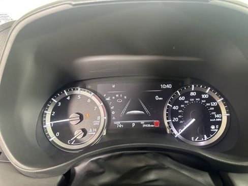 Used 2024 Toyota Highlander LE AWD/4WD image 32
