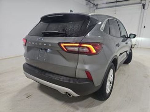 Used 2024 Ford Escape Active w/ Cold Weather Package FWD image 8