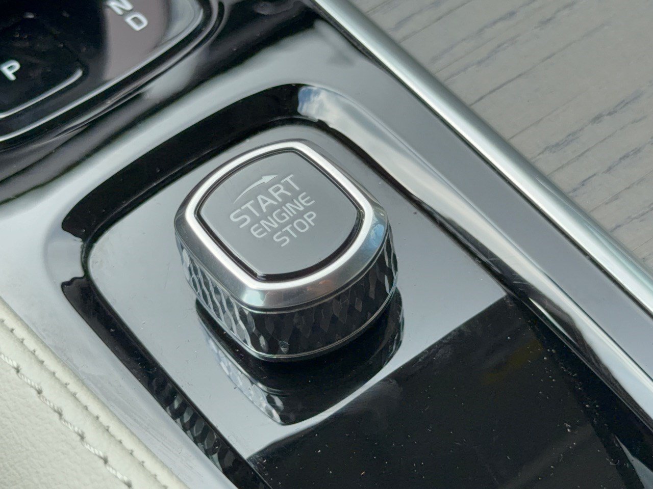 Certified 2025 Volvo XC90 B6 Core AWD/4WD image 20