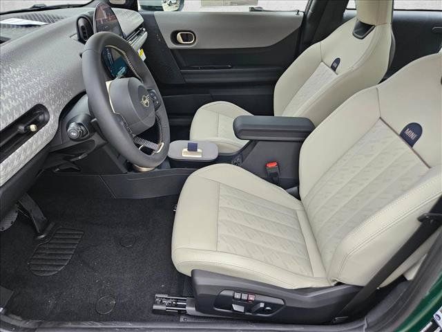 Used 2026 MINI Cooper 2-Door Hardtop FWD image 4