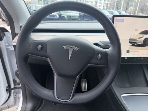 Used 2023 Tesla Model Y Performance image 15