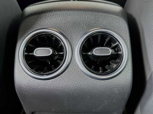 Used 2022 Mercedes-Benz EQB 300 EQB 300 image 24