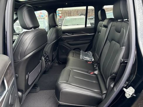 New 2026 Jeep Grand Cherokee Limited w/ Limited Altitude Package AWD/4WD image 23