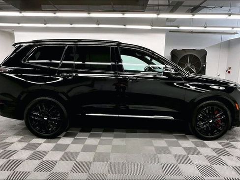 Used 2024 Cadillac XT6 Sport w/ LPO, Onyx Lite Package AWD/4WD image 15