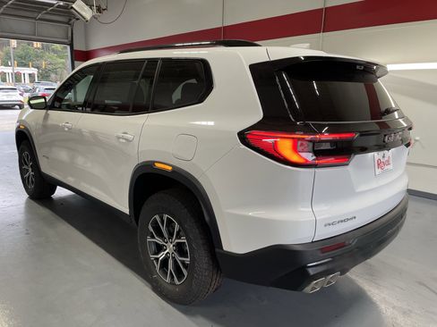 New 2026 GMC Acadia AT4 w/ Luxury Package image 6
