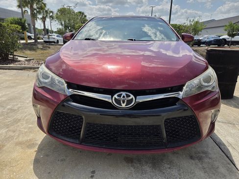 Used 2017 Toyota Camry SE FWD image 2
