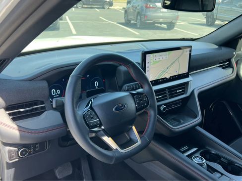 Certified 2025 Ford Explorer ST-Line w/ Premium Package image 31