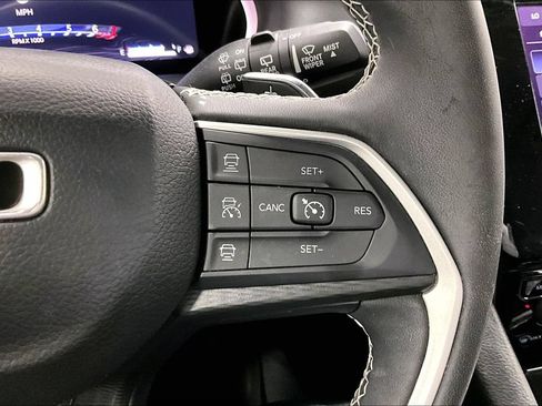 Used 2023 Jeep Grand Cherokee Laredo AWD/4WD image 20