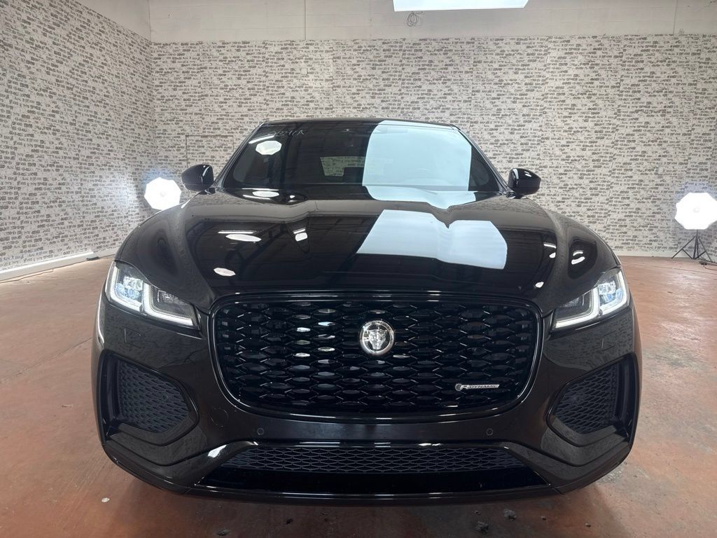 Used 2025 Jaguar F-PACE R-Dynamic S AWD/4WD image 2