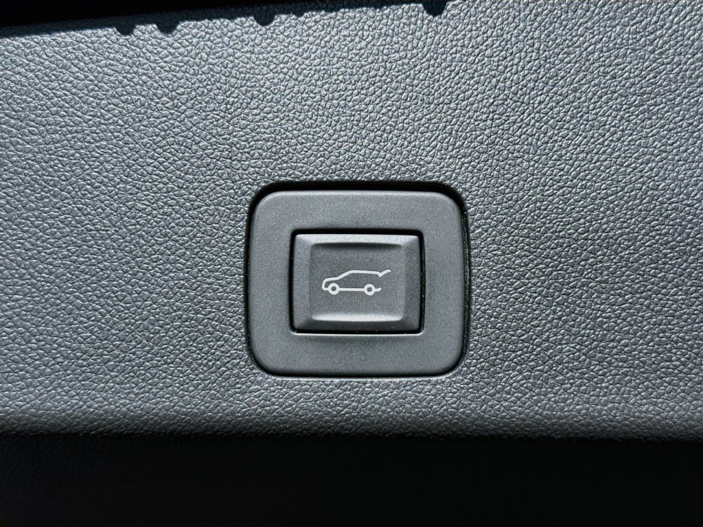 Used 2024 Buick Encore GX Sport Touring w/ Advanced Technology Package AWD/4WD image 33