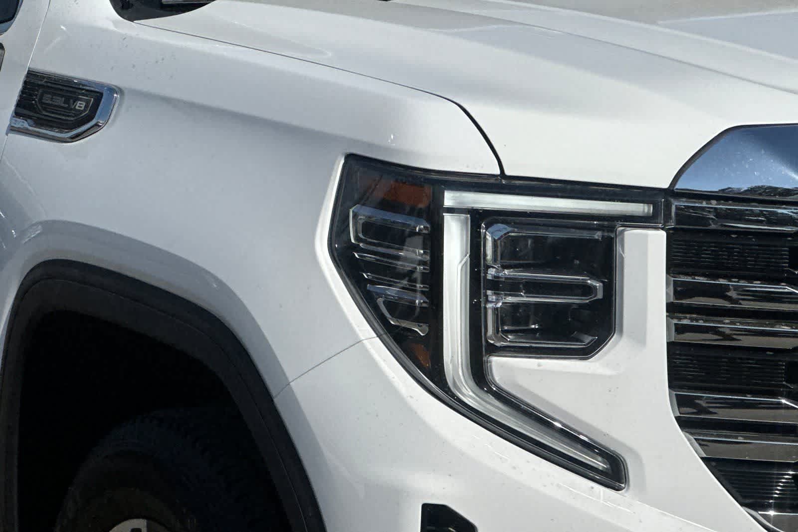 Used 2025 GMC Sierra 1500 SLT RWD image 32
