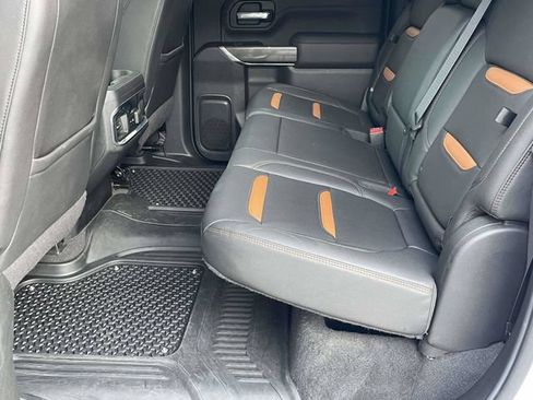 Used 2022 GMC Sierra 2500 AT4 w/ AT4 Preferred Package AWD/4WD image 5