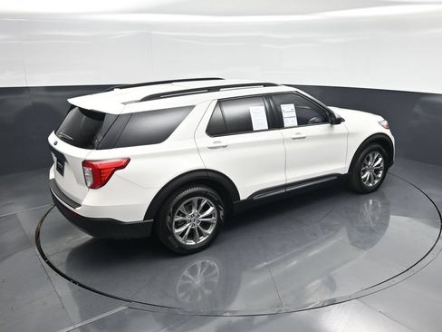 Certified 2021 Ford Explorer XLT w/ Equipment Group 202A RWD image 40