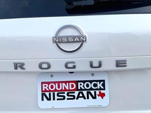Certified 2024 Nissan Rogue SL w/ SL Premium Package image 10