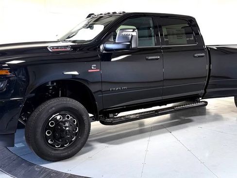 New 2026 RAM 3500 Big Horn AWD/4WD image 9