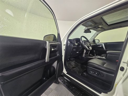 Used 2022 Toyota 4Runner SR5 Premium w/ Moonroof Package image 20