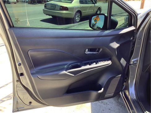 Used 2024 Nissan Versa SV FWD image 11