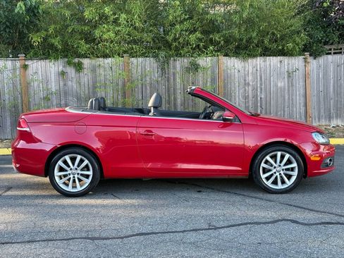 Used 2013 Volkswagen Eos Lux FWD image 4