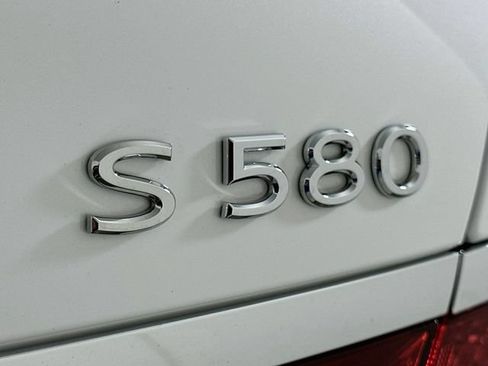 Used 2024 Mercedes-Benz Maybach S 580 4MATIC image 32