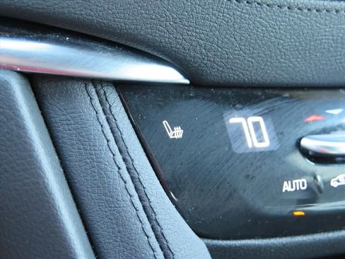 Used 2025 Cadillac XT5 Premium Luxury image 15