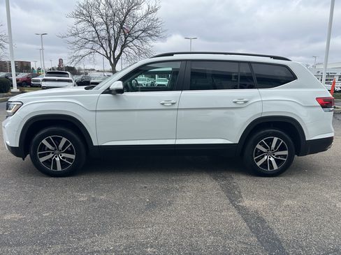 Certified 2023 Volkswagen Atlas SE image 4