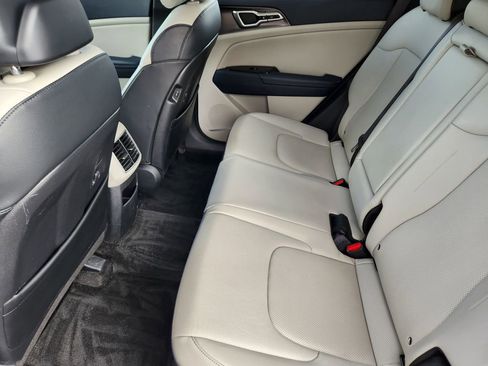 Used 2023 Kia Sportage EX image 18