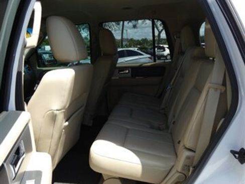 Used 2016 Ford Expedition XLT w/ Equipment Group 202A RWD image 44
