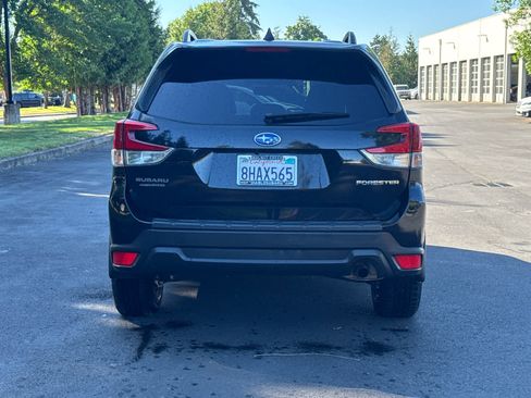 Used 2019 Subaru Forester Premium w/ Popular Package #1 AWD/4WD image 4