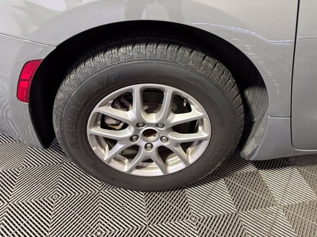 Used 2025 Chrysler Pacifica Select FWD image 51