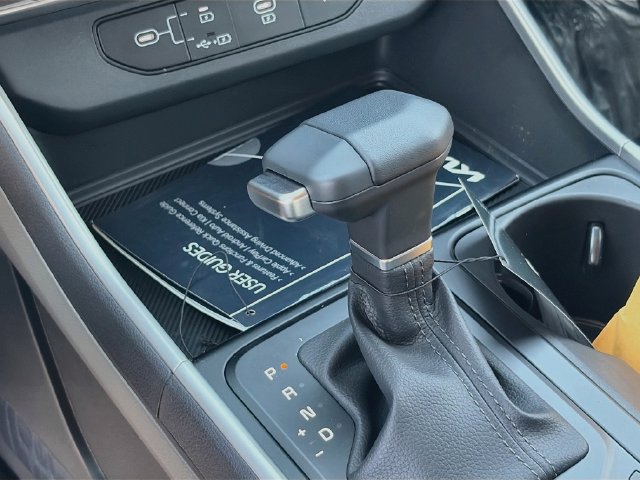 New 2026 Kia Carnival FWD image 17