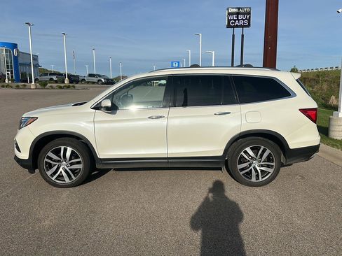 Used 2017 Honda Pilot Touring image 6