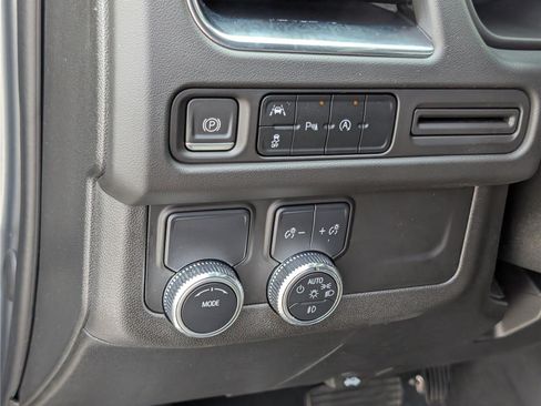 Used 2023 GMC Yukon SLE w/ Gmc Pro Safety Plus Package RWD image 23
