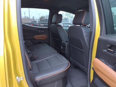 Used 2023 GMC Canyon AT4 w/ AT4 Premium Package image 13