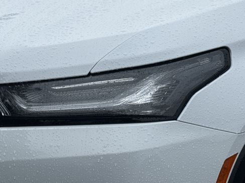 Certified 2023 Chevrolet Traverse LT image 6