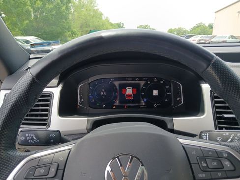 Used 2023 Volkswagen Atlas Cross Sport SEL Premium R-Line AWD/4WD image 12