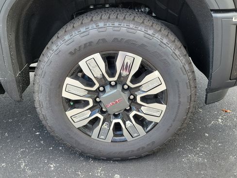 New 2026 GMC Sierra 2500 Denali w/ Denali Reserve Package AWD/4WD image 4