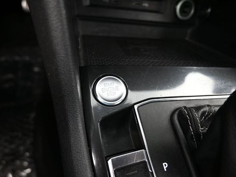 Used 2021 Volkswagen Tiguan SE R-Line image 29