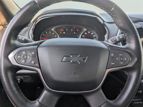Used 2023 Chevrolet Traverse RS image 25