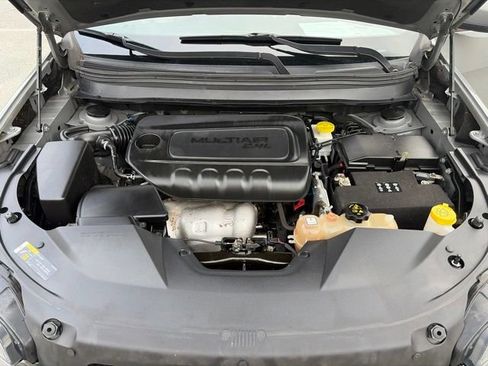 Used 2020 Jeep Cherokee Latitude Plus w/ Travel & Safety Group AWD/4WD image 18