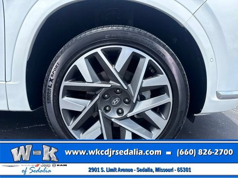 Used 2023 Hyundai Santa Fe Calligraphy AWD/4WD image 5