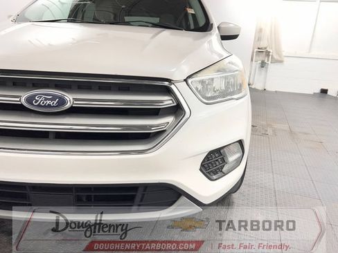 Used 2019 Ford Escape SE FWD image 12