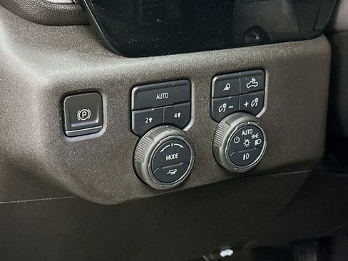 Used 2023 Chevrolet Silverado 1500 LTZ image 17