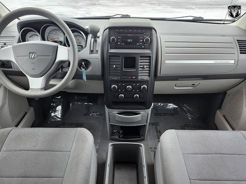 Used 2009 Dodge Grand Caravan SE image 11
