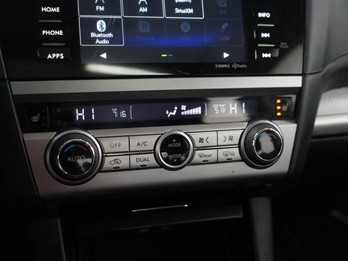 Used 2015 Subaru Legacy 2.5i Premium w/ Moonroof Package image 21