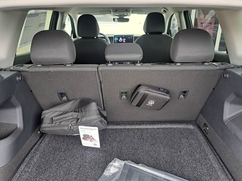 Used 2025 Volkswagen Tiguan S image 27