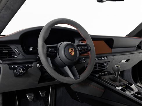 Used 2025 Porsche 911 GT3 RWD image 17