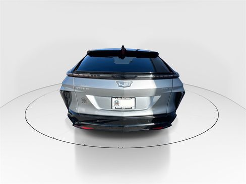 Used 2025 Cadillac Lyriq Sport image 7