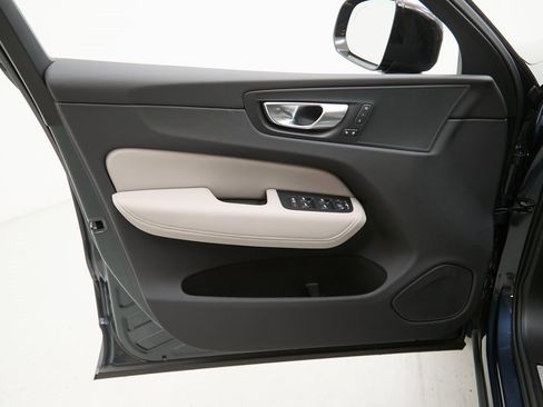 New 2026 Volvo XC60 B5 Plus w/ Protection Package Premier image 10