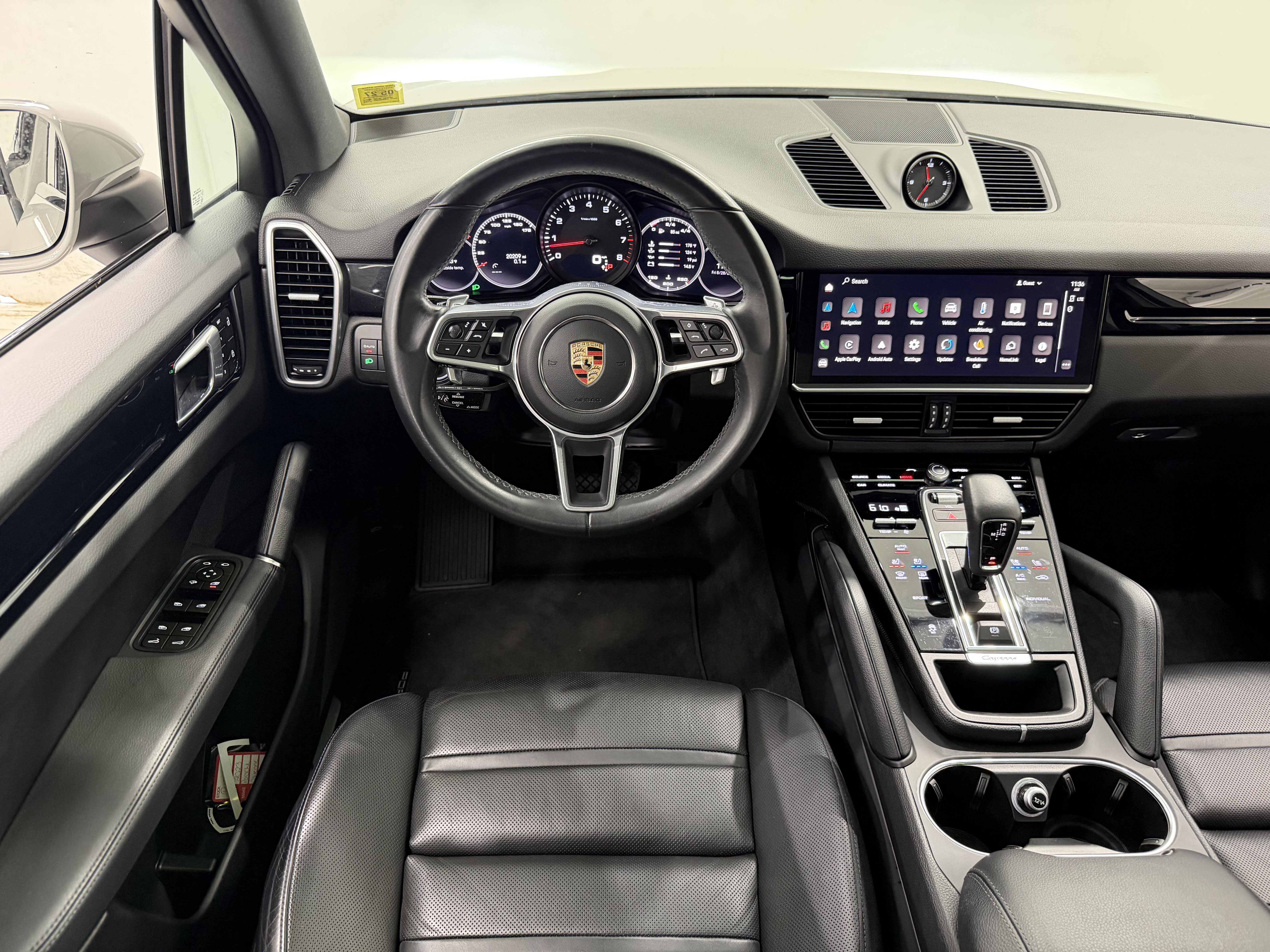 Certified 2023 Porsche Cayenne w/ Premium Package AWD/4WD image 25